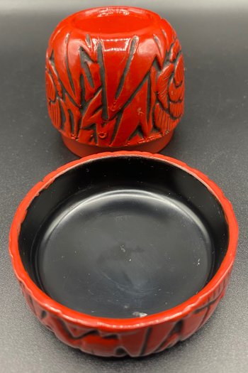 NATSUMÉ JAPANESE LACQUERED WOOD