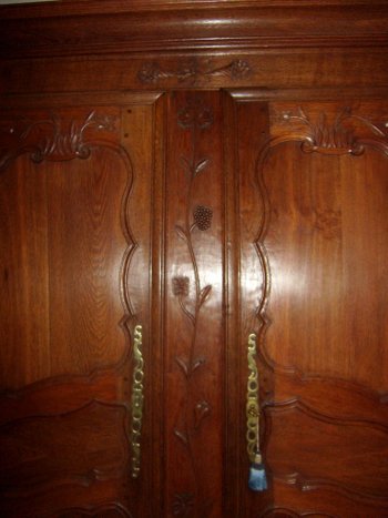 großer Lorraine-Kleiderschrank