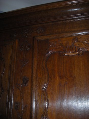 großer Lorraine-Kleiderschrank
