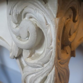 console en bois sculpté peint 