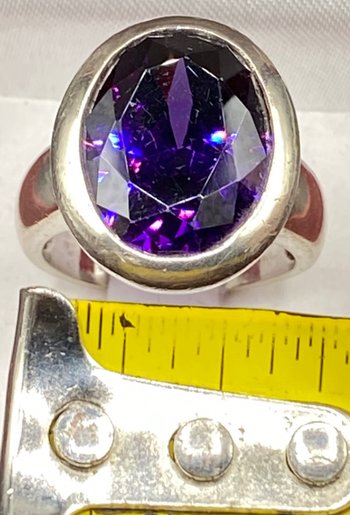 RING AUS STERLINGSILBER & AMETHYST