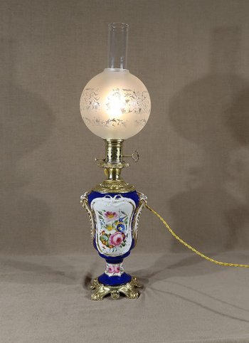 Lampe à pétrole électrifiée, style Louis XVI – XIXe