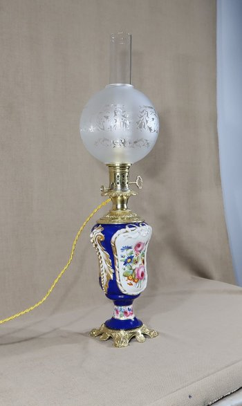 Lampe à pétrole électrifiée, style Louis XVI – XIXe