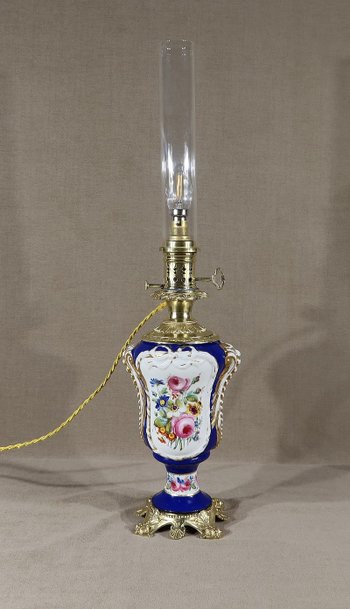 Lampe à pétrole électrifiée, style Louis XVI – XIXe