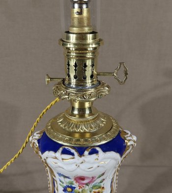 Lampe à pétrole électrifiée, style Louis XVI – XIXe