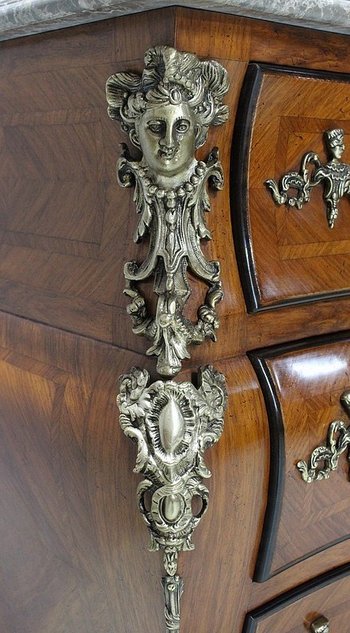 Commode Tombeau en Acajou Blond, style Régence – Milieu XXe