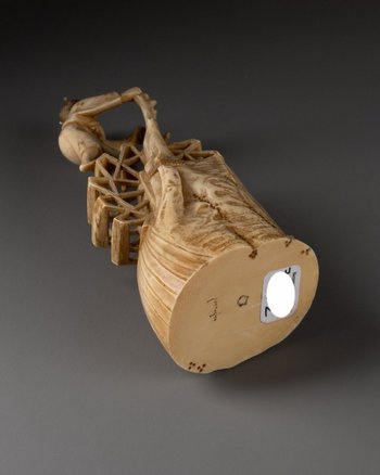 Okimono En Ivoire. Japon, Fin XIXe Siècle