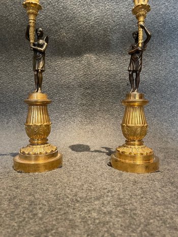 Coppia di candelieri in bronzo, XIX secolo