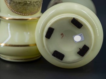 Paire De Vases En Opaline, Fin XIXe Siècle