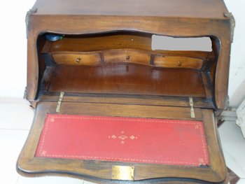 Secrétaire à abattant. Style LXV. Fin XIXème siècle.