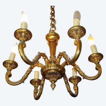 Lampadario in bronzo dorato a 6 luci. Stile Luigi XVI.