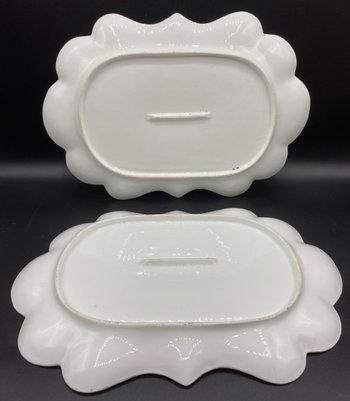 PAIR OF SMALL TRAYS