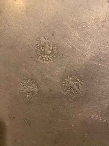 Plat en étain du XVIII° siècle représentant sainte Barbe