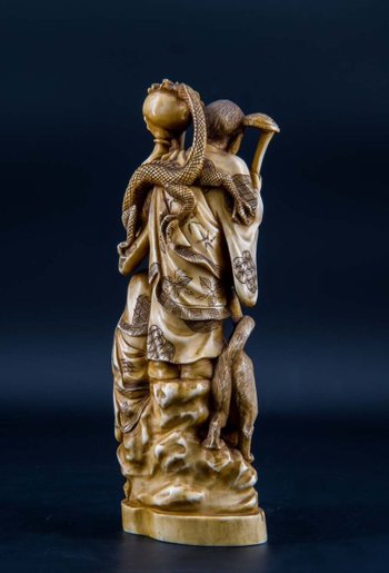 Okimono Cinese In Avorio Della Fine Dell'Ottocento.