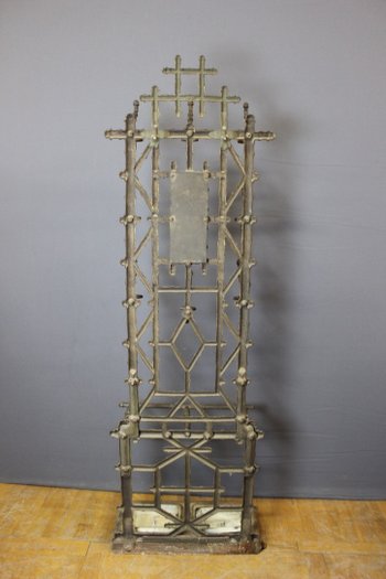 Mantelhalter aus Gusseisen mit Bambusimitation Um 1900