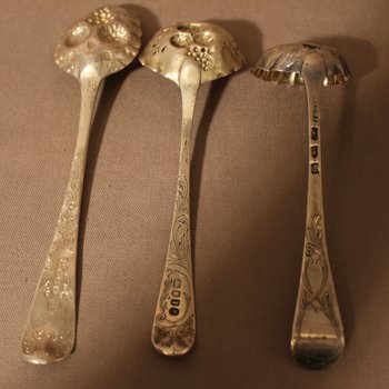 3 different dessert spoons in sterling silver from the early 19th century