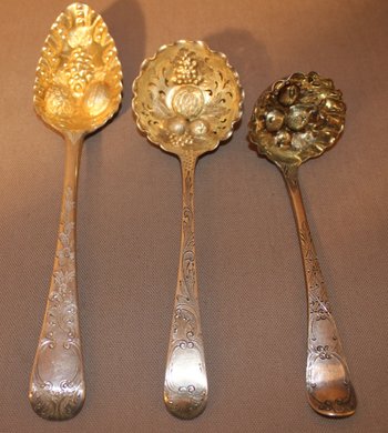3 different dessert spoons in sterling silver from the early 19th century