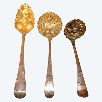 3 different dessert spoons in sterling silver from the early 19th century