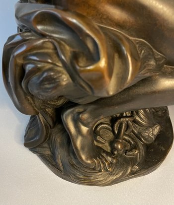 Sculpture en bronze"Mercure attachant ses talonnières". J-B Pigalle. (Hermès).