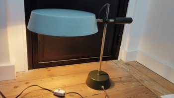 Lampe de bureau à système dans le gout Louis Kalff  circa 1960