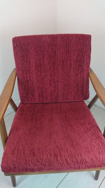 Thonet Boomrang armchair red fabric