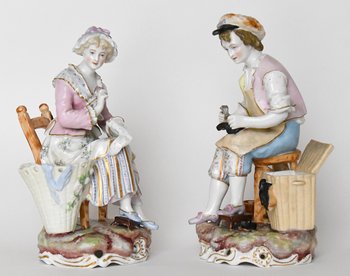 Pair of statuettes representing a couple working