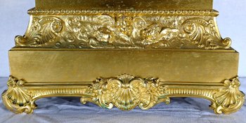 Pendule en Bronze Doré « La Vierge à la Chaise » - 1ère partie XIXe