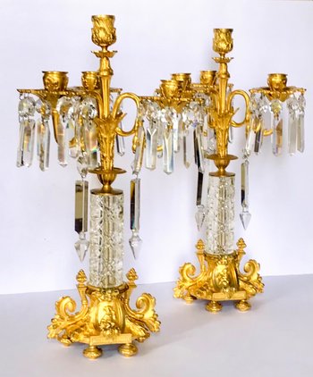 Coppia di candelieri candelabri in bronzo dorato e cristallo XIX