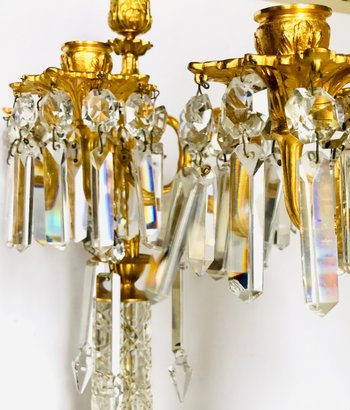 Coppia di candelieri candelabri in bronzo dorato e cristallo XIX