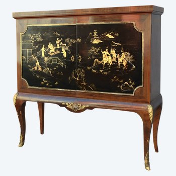 Credenza con anta in palissandro laccata in stile Luigi XV dal Giappone