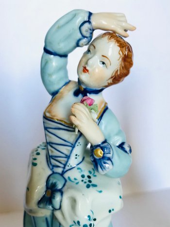 Capodimonte Paar Porzellanfiguren aus dem späten 19. Jahrhundert