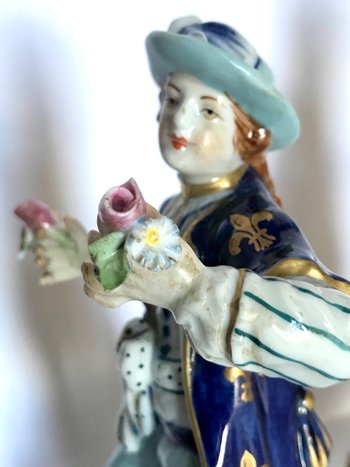 Capodimonte Paar Porzellanfiguren aus dem späten 19. Jahrhundert