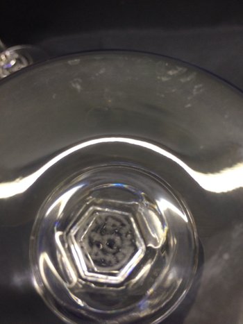 6 farbige Gläser mit Baccarat-Markierung