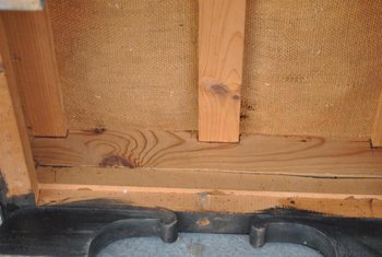 Coppia di poltrone Art Déco in legno annerito e seta