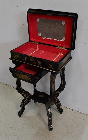Piccola operaia in legno annerito e decorazioni asiatiche, periodo Napoleone III - XIX secolo
