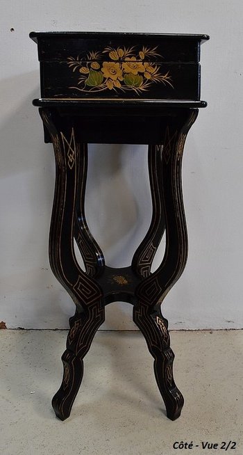Piccola operaia in legno annerito e decorazioni asiatiche, periodo Napoleone III - XIX secolo