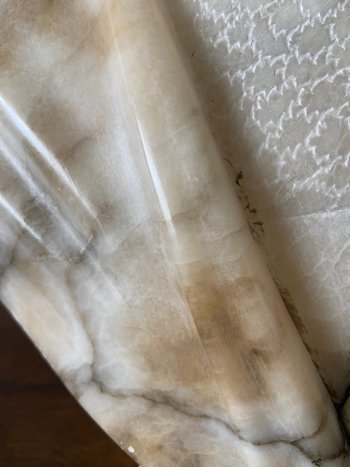 Busto di giovane donna