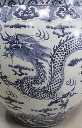Large Ceramic Vase. Oriental decorations, origin China - XXth