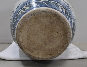 Large Ceramic Vase. Oriental decorations, origin China - XXth