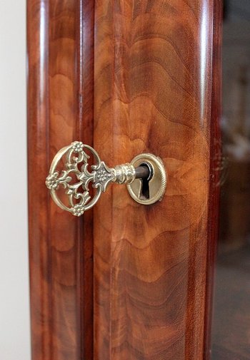 Small Mahogany veneered display case, Restoration period - Mid 19th century