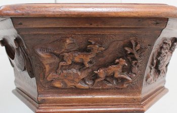 Sculpture in Chestnut forming a planter - End of XIXth century