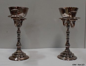 Ein Paar Kerzenständer aus versilbertem Metall - 20.