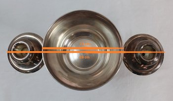 Ein Paar Kerzenständer aus versilbertem Metall - 20.