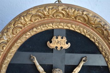 18th Century Ivory Christ In Its Golden Wood Frame