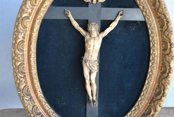 18th Century Ivory Christ In Its Golden Wood Frame