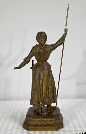 Spelter von Jeanne d'Arc Victorious, signiert A. Foulon - Ende des 19. Jahrhunderts