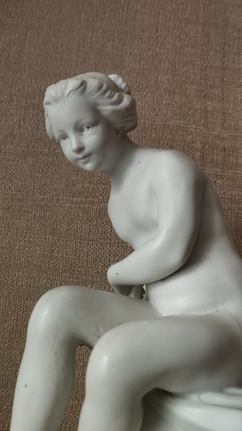 Psyché en biscuit de porcelaine d'après une oeuvre de falconnet - Fin XIXè début XXè.