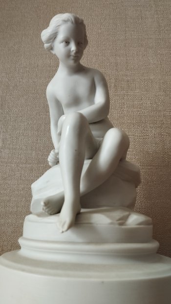 Psyché en biscuit de porcelaine d'après une oeuvre de falconnet - Fin XIXè début XXè.