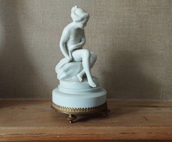 Psyché en biscuit de porcelaine d'après une oeuvre de falconnet - Fin XIXè début XXè.