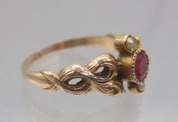Bague Grenat Et Perles, XIXe Siècle.